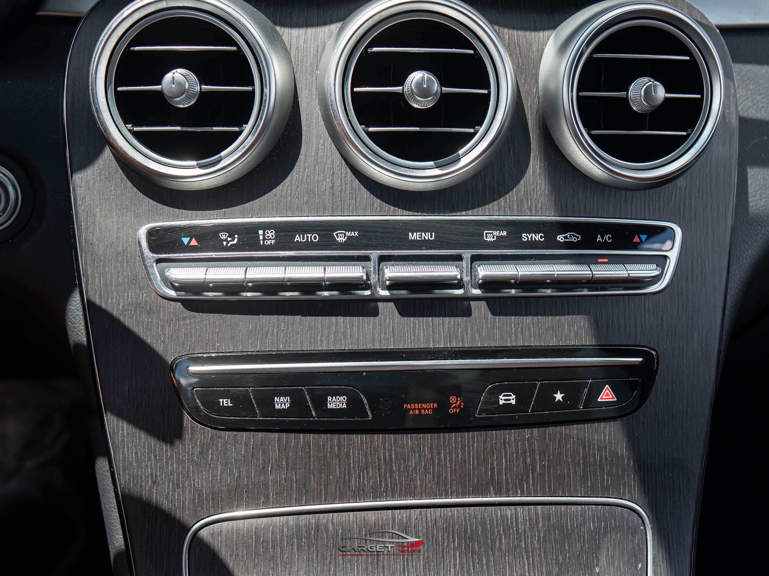 Used 2021 Mercedes-Benz GLC 300 4MATIC w/ AMG Line image 33