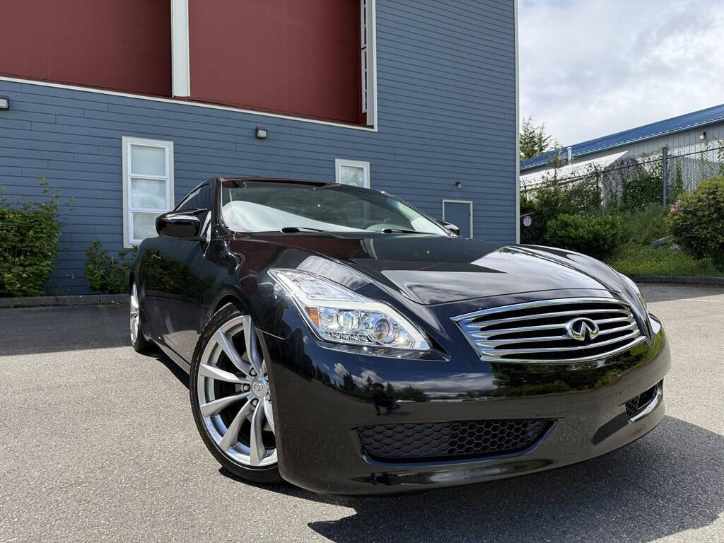 Used 2010 INFINITI G37 Journey w/ Premium Pkg RWD image 1
