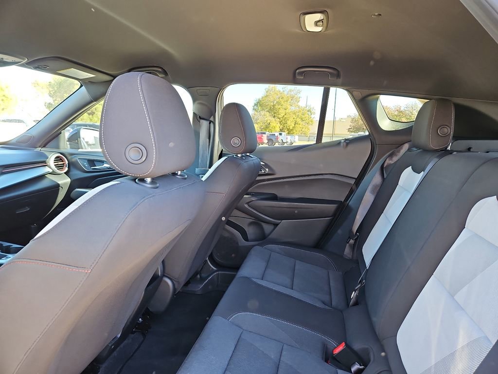 Used 2025 Chevrolet Trax RS w/ Driver Confidence Package image 16