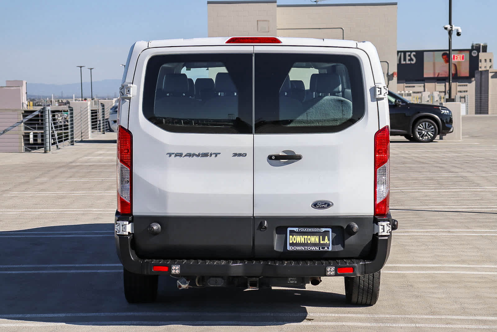 Used 2018 Ford Transit 350 XL image 5