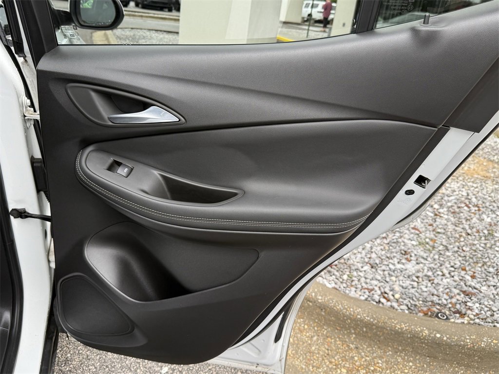 Used 2022 Buick Encore GX Essence w/ Experience Buick Package image 37