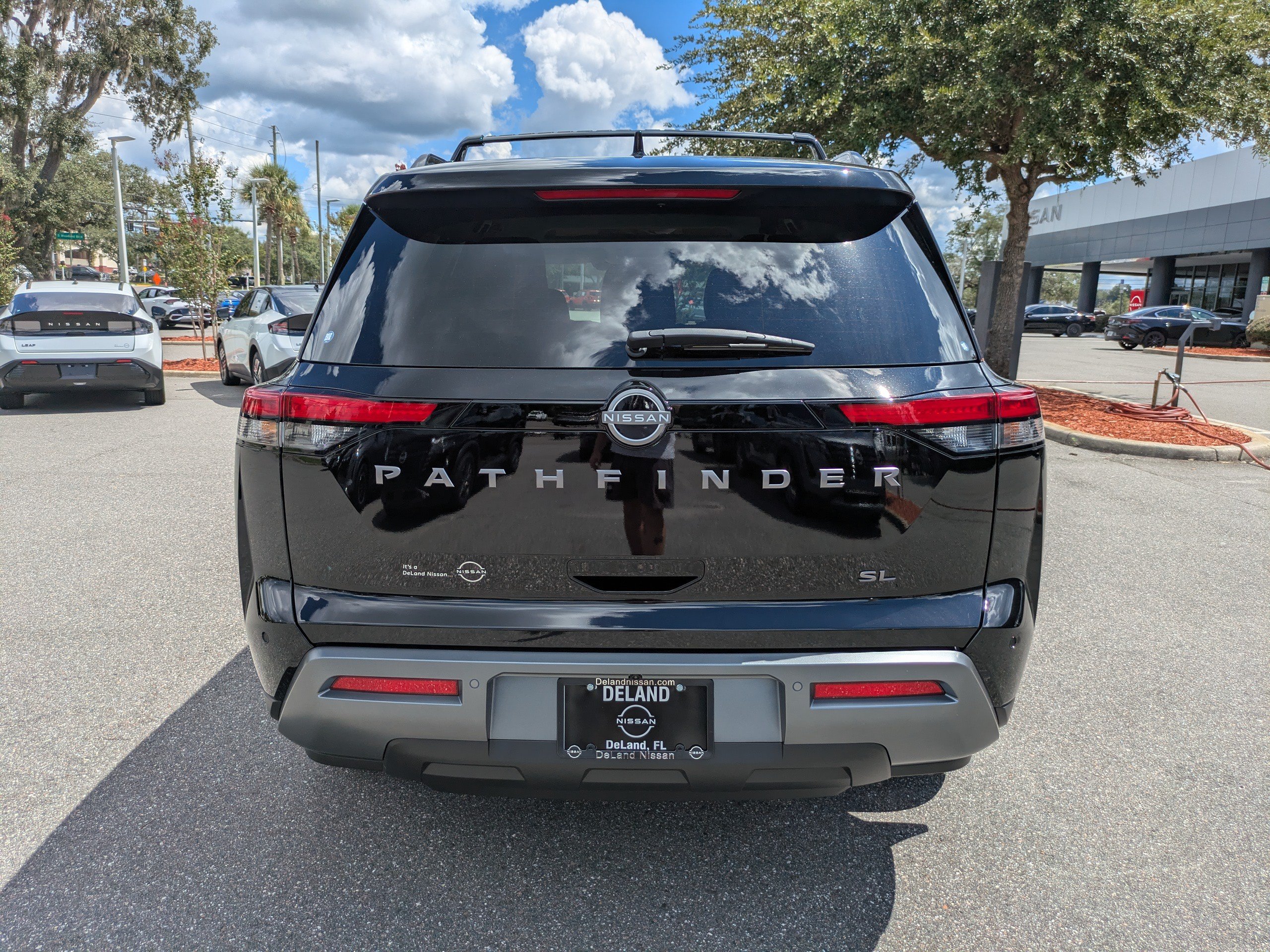 New 2026 Nissan Pathfinder SL FWD image 5