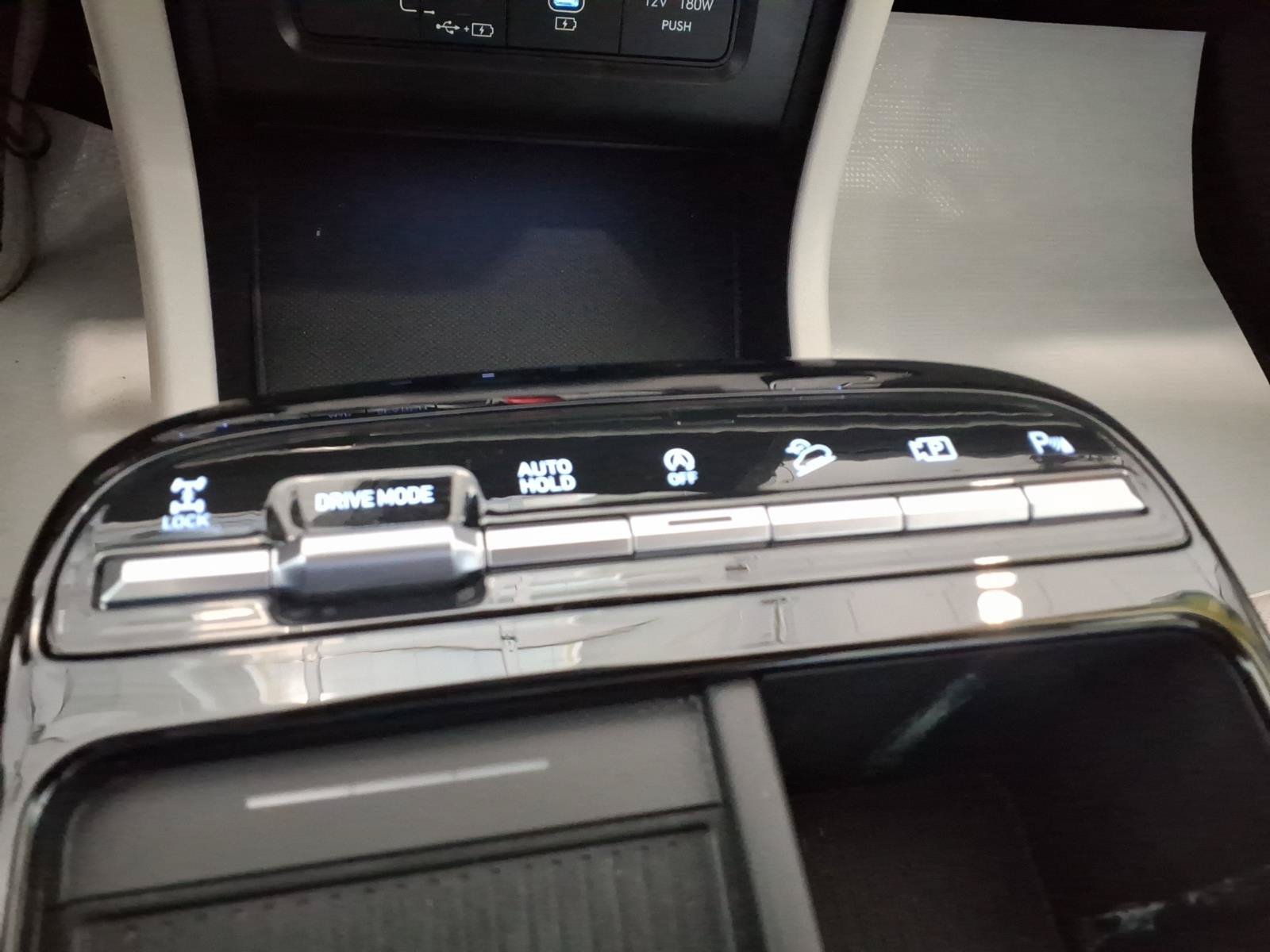Certified 2025 Hyundai Tucson Limited AWD/4WD image 25