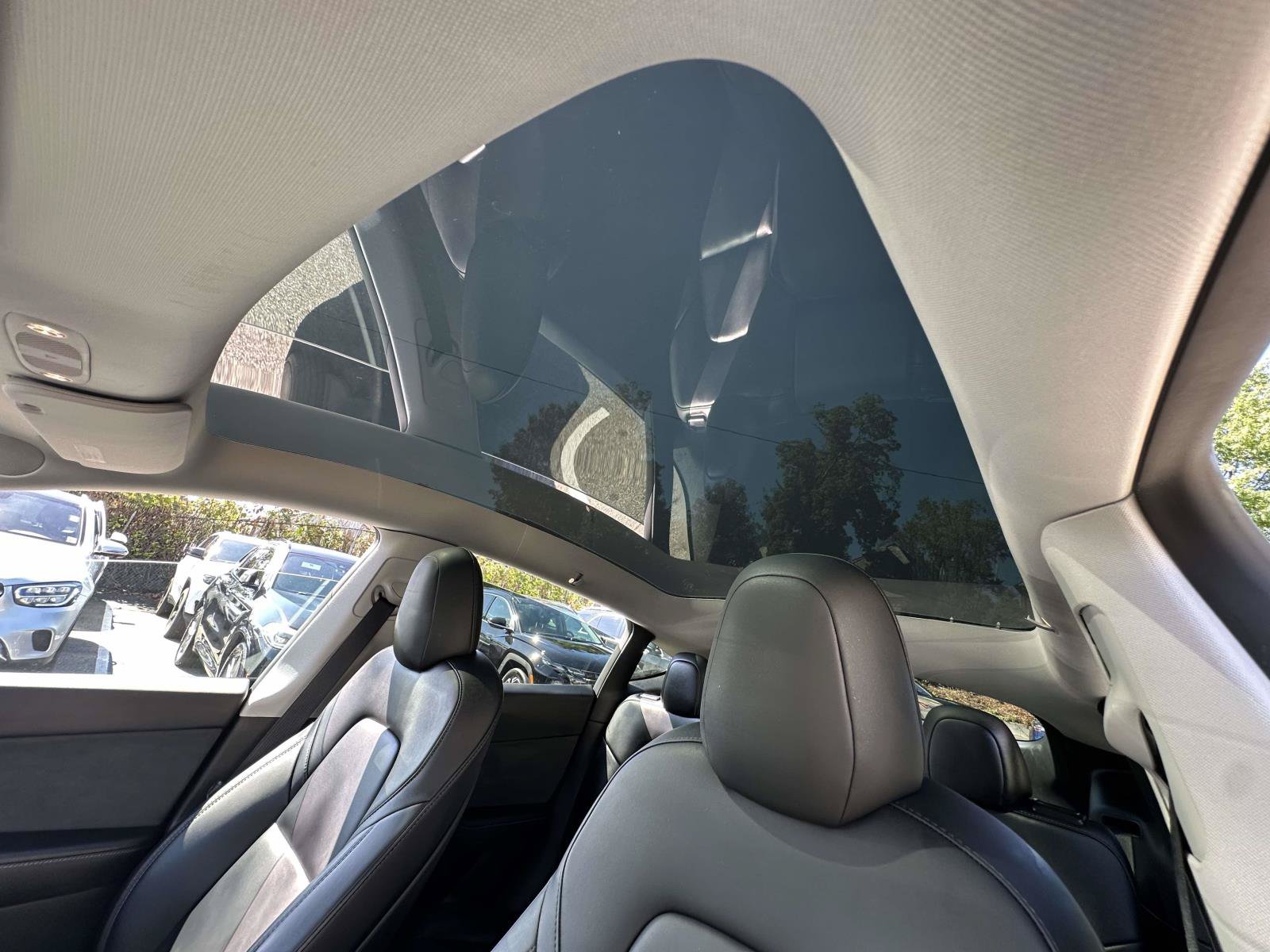 Used 2022 Tesla Model Y Long Range AWD/4WD image 18