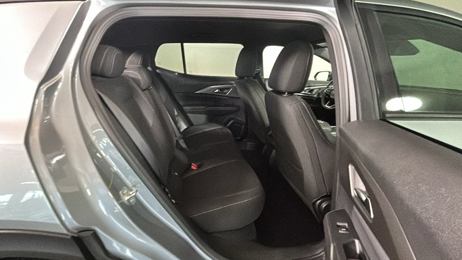 Used 2026 Chevrolet Equinox EV LT FWD image 34