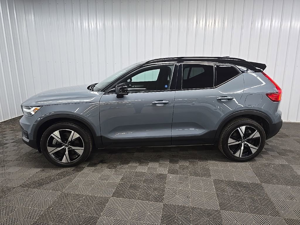 Used 2022 Volvo XC40 P8 Recharge Plus image 5
