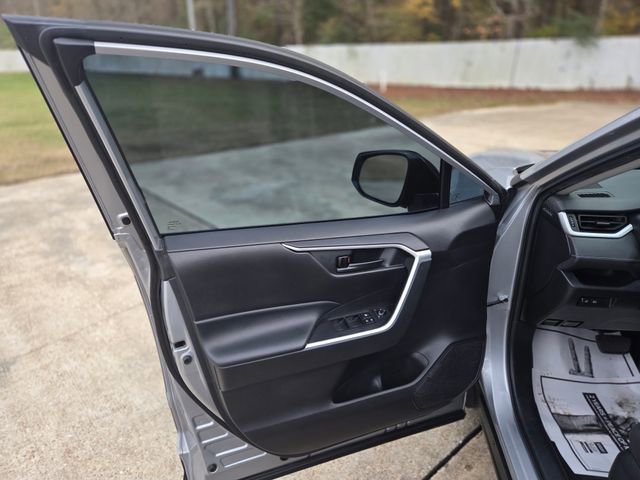 Used 2021 Toyota RAV4 LE w/ Carpet Mat Package (TMS) image 19