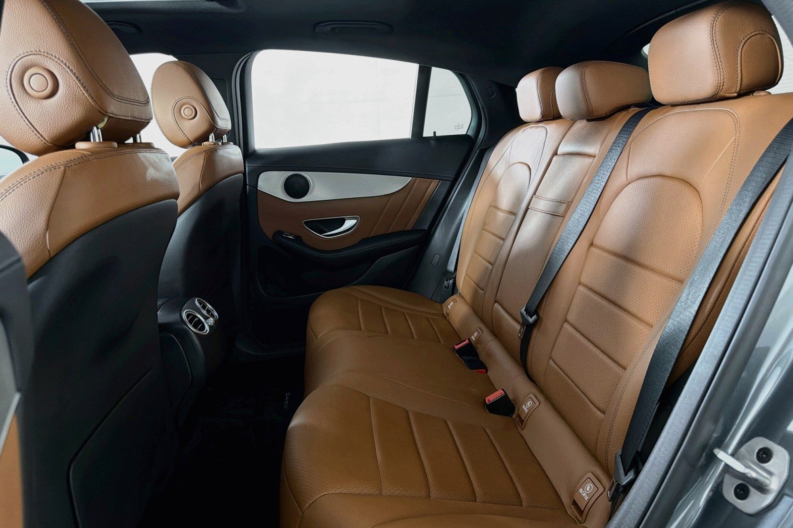 Used 2022 Mercedes-Benz GLC 300 4MATIC Coupe image 8