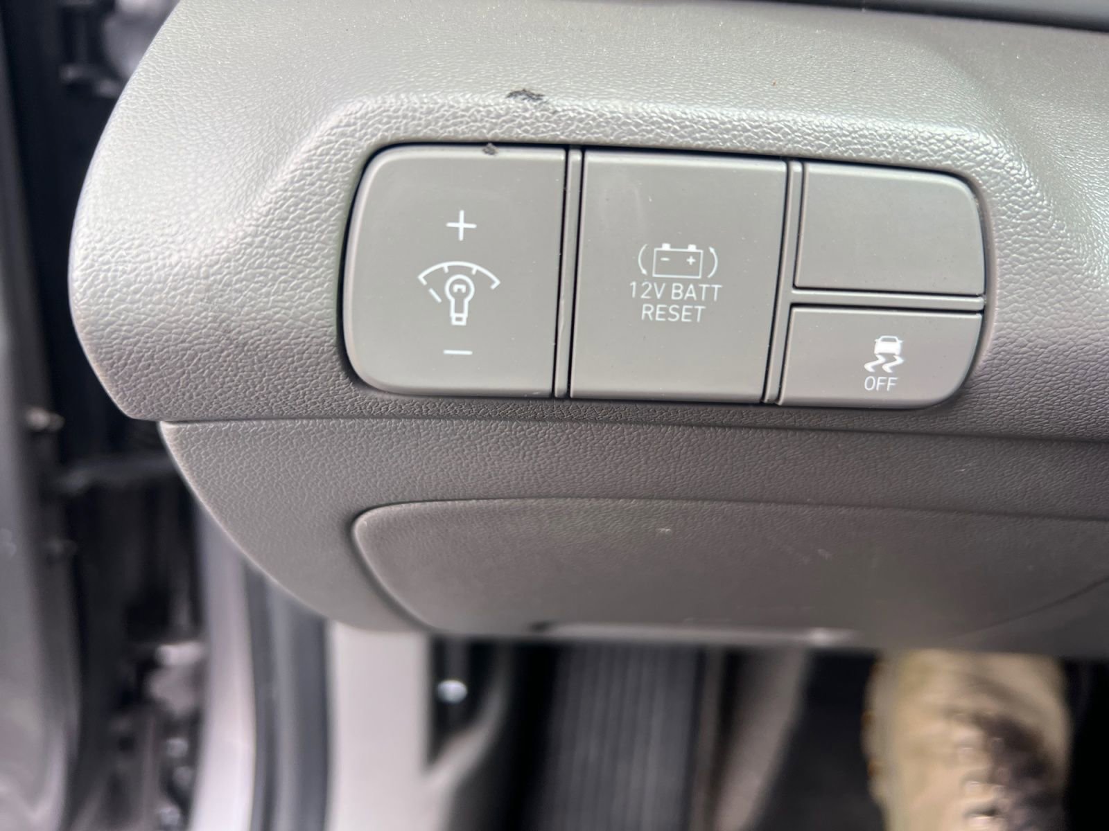 Used 2024 Hyundai Elantra Blue FWD image 27