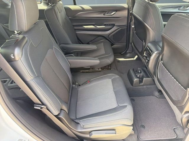 New 2026 Jeep Grand Cherokee L Laredo image 29