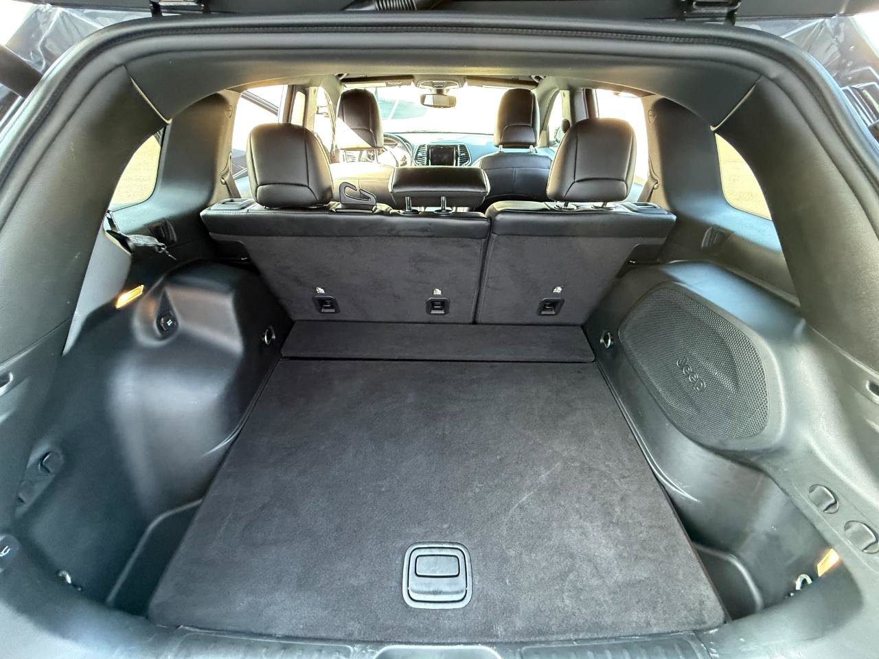 Used 2019 Jeep Cherokee High Altitude image 14