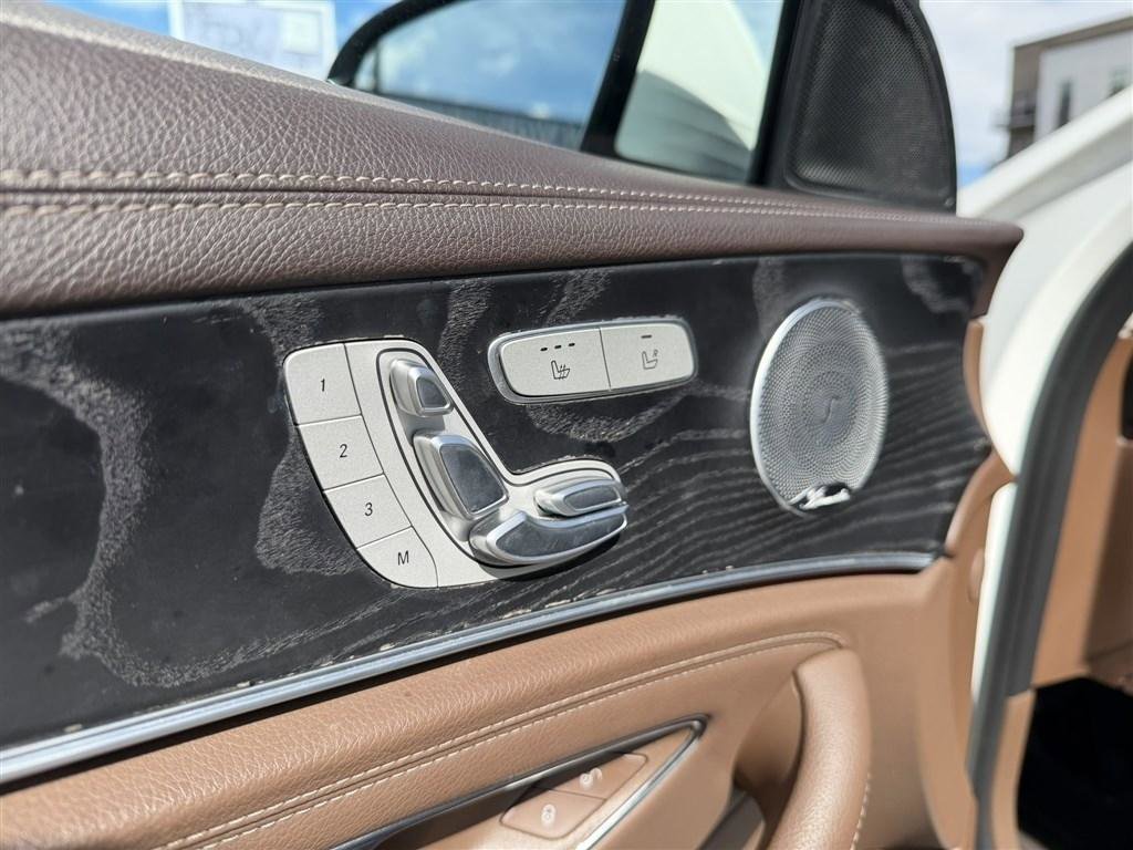 Used 2019 Mercedes-Benz E 300 4MATIC image 17