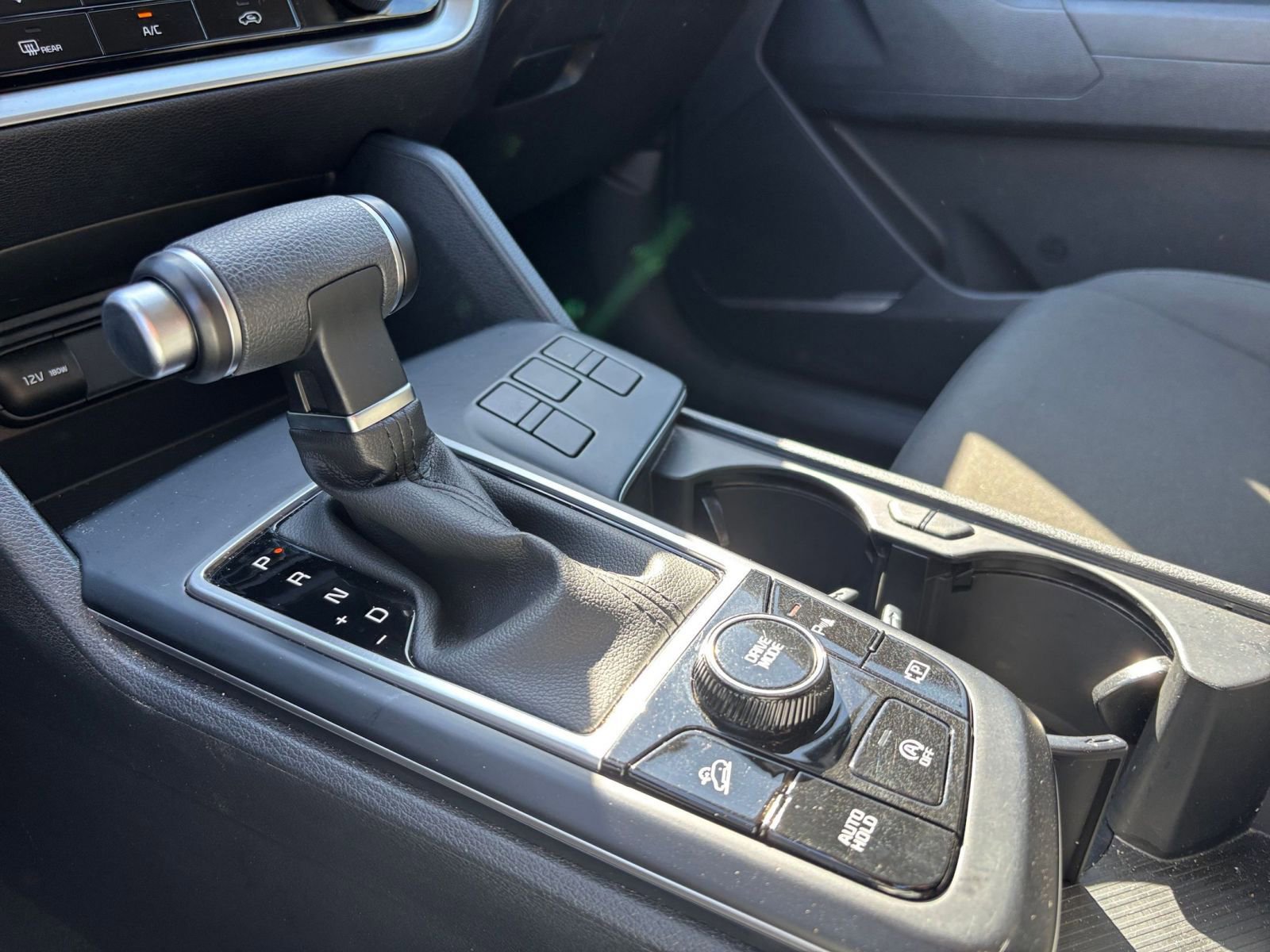 Used 2025 Kia Sportage LX FWD image 40