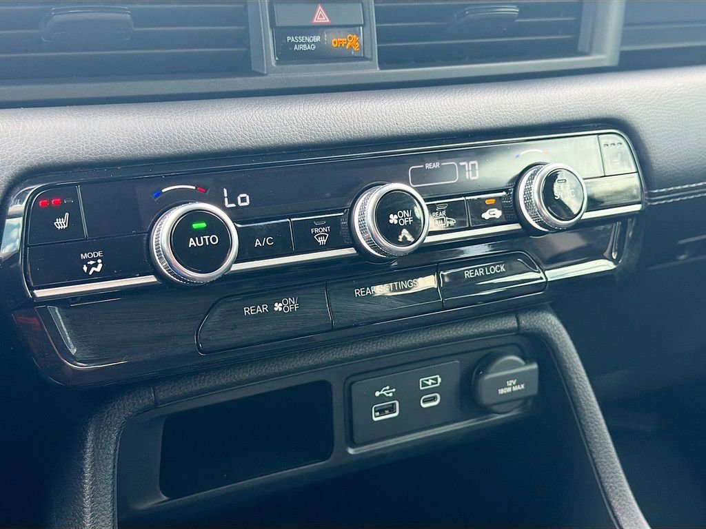 Used 2025 Honda Pilot Touring image 16
