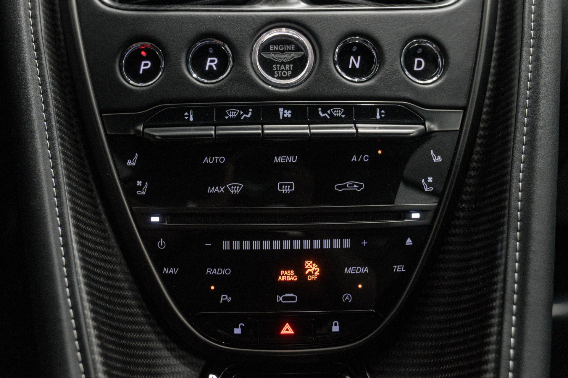 Used 2019 Aston Martin DBS Superleggera RWD image 29