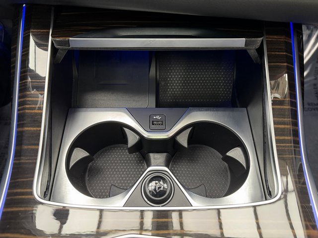 Certified 2025 BMW X7 xDrive40i w/ Premium Package image 18