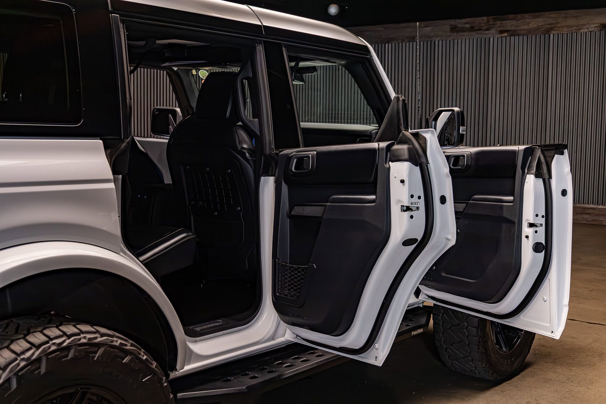 Used 2025 Ford Bronco Badlands AWD/4WD image 29