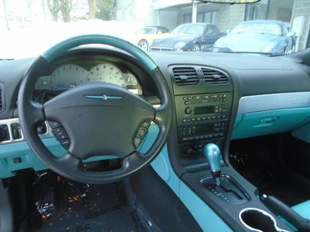 Used 2002 Ford Thunderbird Deluxe image 12