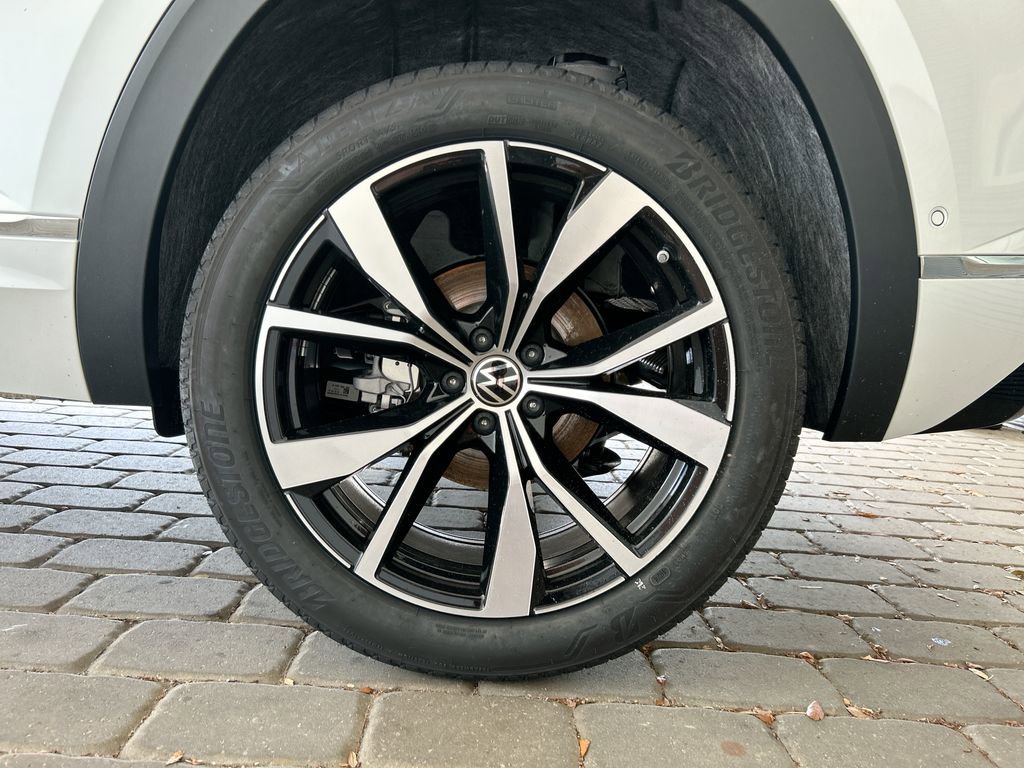 New 2025 Volkswagen Atlas Cross Sport SEL Premium R-Line image 54