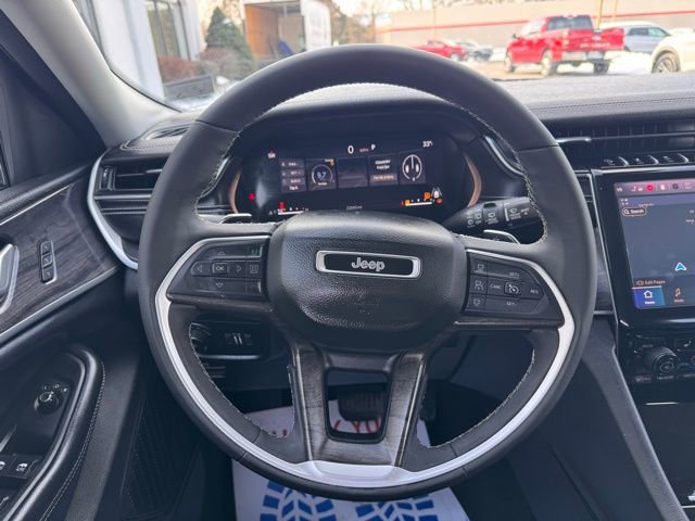 Used 2023 Jeep Grand Cherokee L Limited AWD/4WD image 13