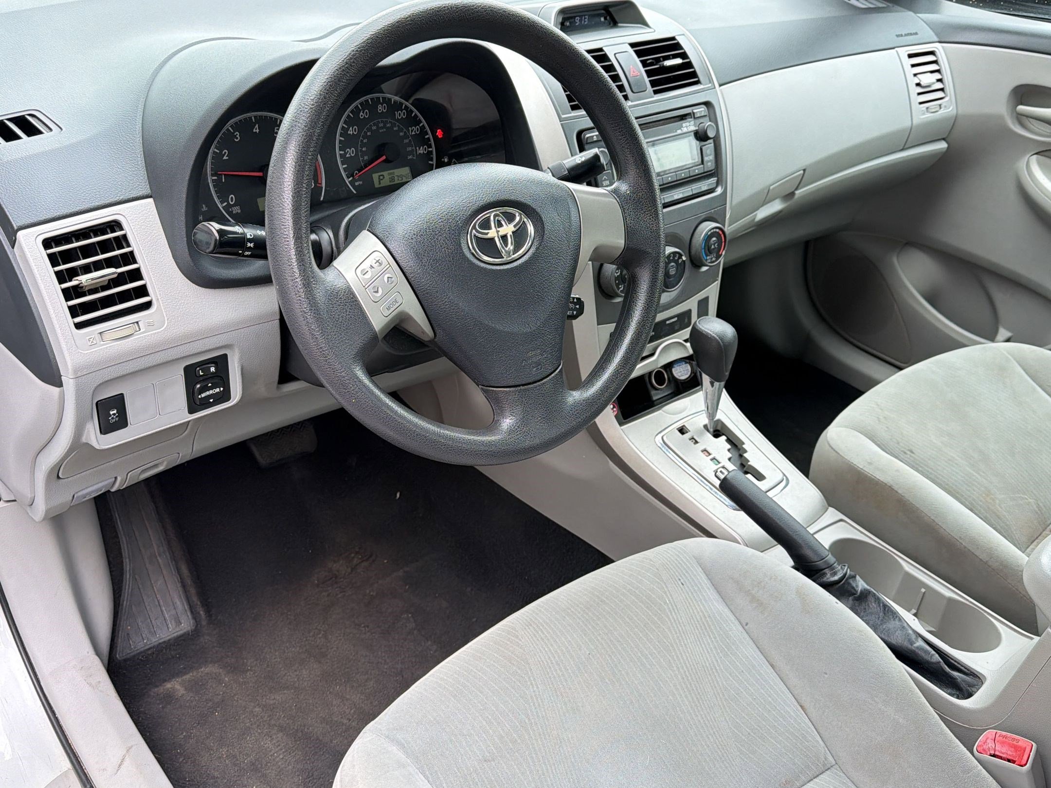 Used 2012 Toyota Corolla LE image 4