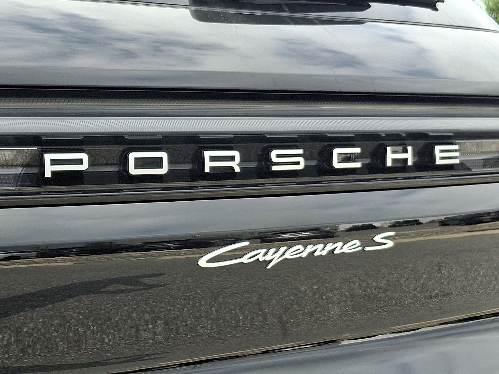 Used 2024 Porsche Cayenne S AWD/4WD image 32