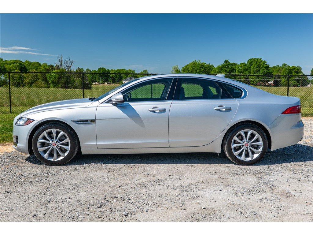 Used 2017 Jaguar XF Premium image 6