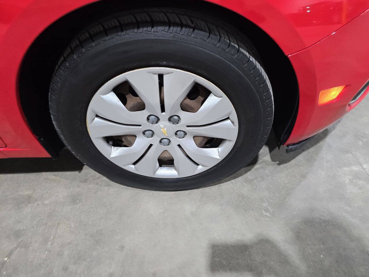 Used 2016 Chevrolet Cruze LS FWD image 25