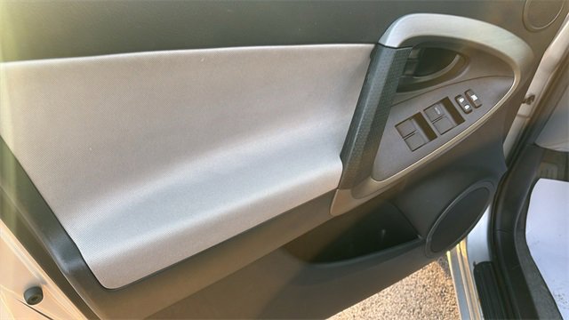 Used 2012 Toyota RAV4 4WD image 18