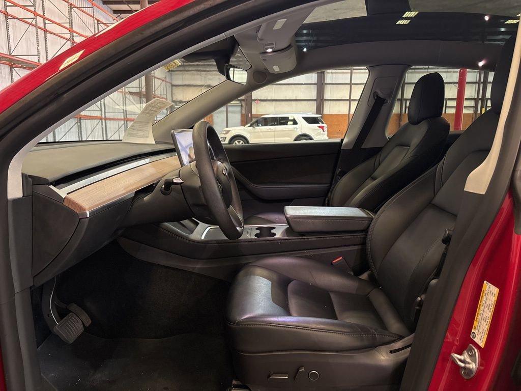 Used 2022 Tesla Model Y Long Range image 17