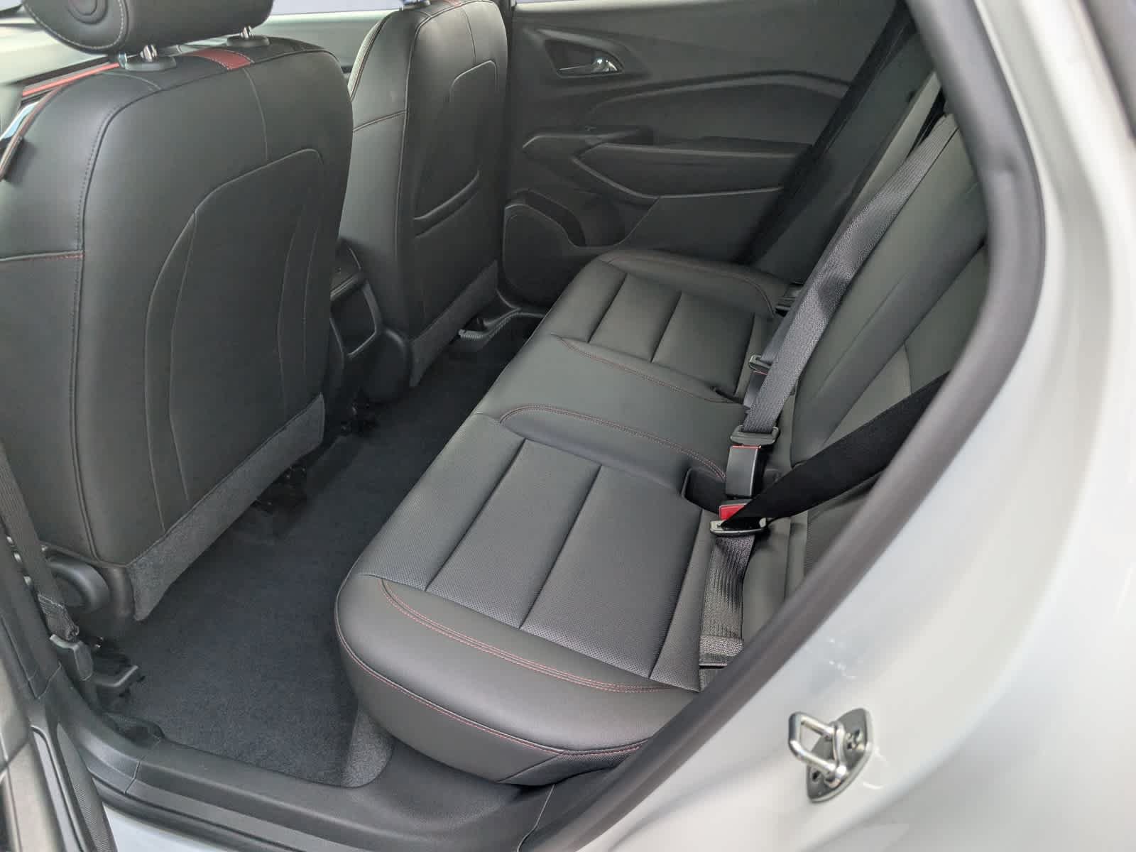 Used 2025 Chevrolet Trax RS w/ Driver Confidence Package FWD image 14