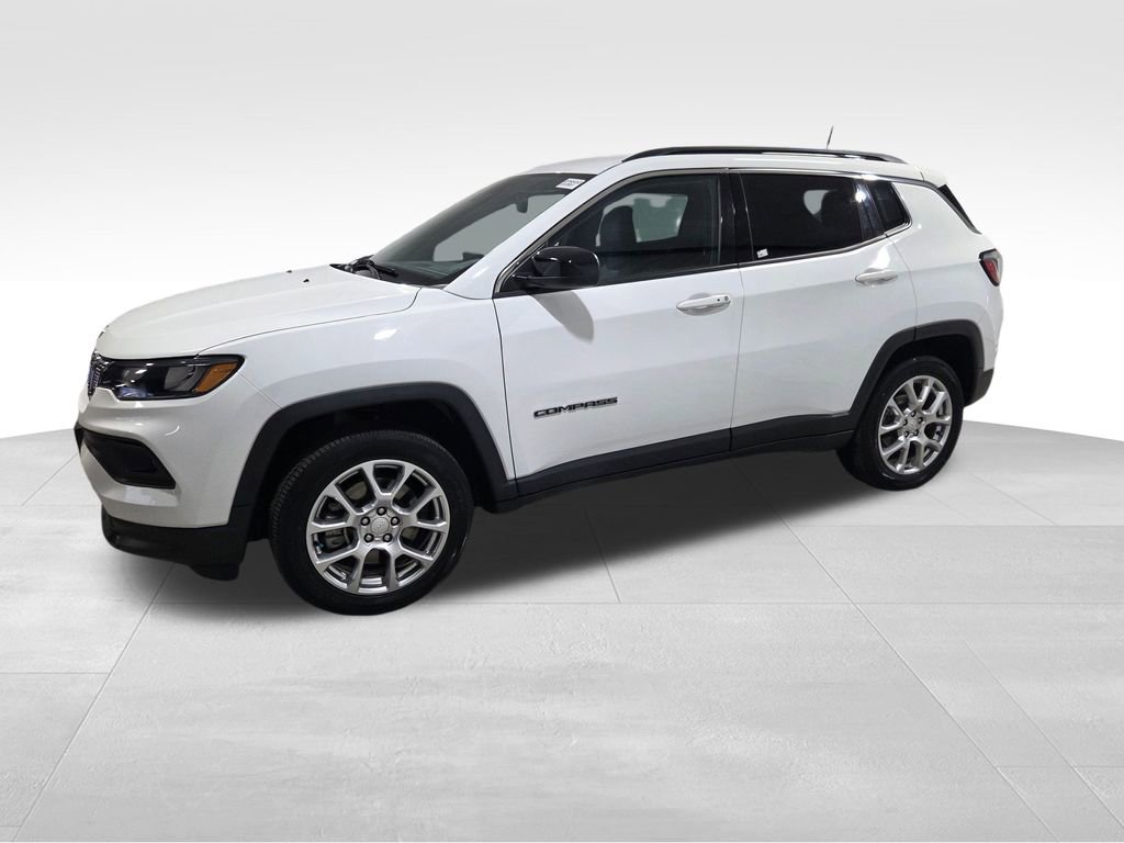 Used 2023 Jeep Compass Latitude image 19