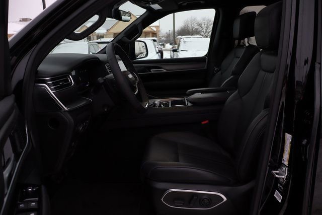 Used 2024 Jeep Wagoneer Series II w/ Convenience Group I image 12