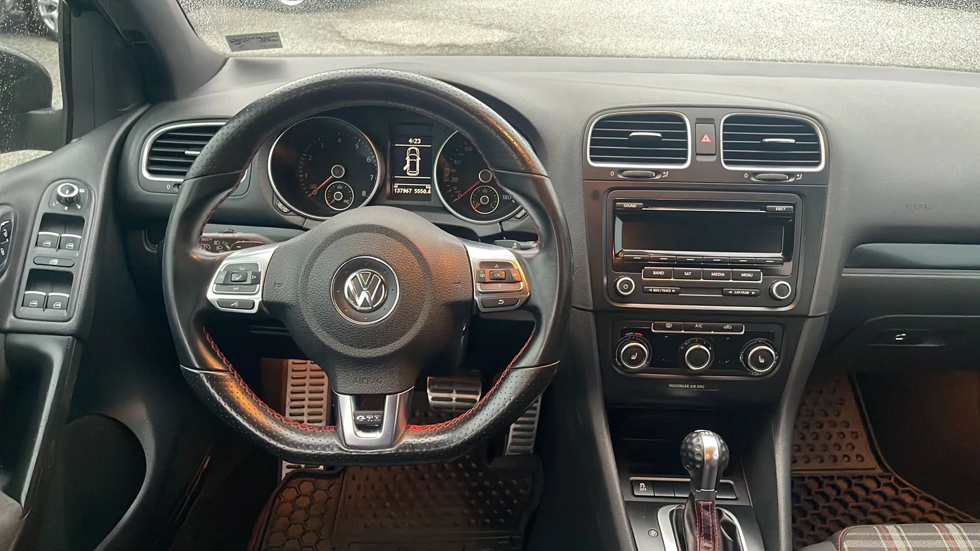 Used 2014 Volkswagen GTI Driver's Edition image 11