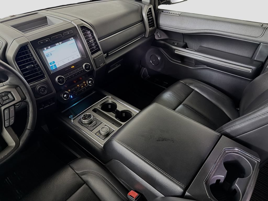 Used 2019 Ford Expedition XLT w/ Equipment Group 202A AWD/4WD image 26