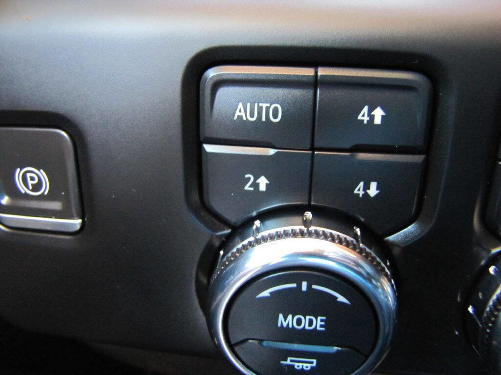Used 2023 GMC Sierra 1500 AT4 w/ Technology Package AWD/4WD image 47