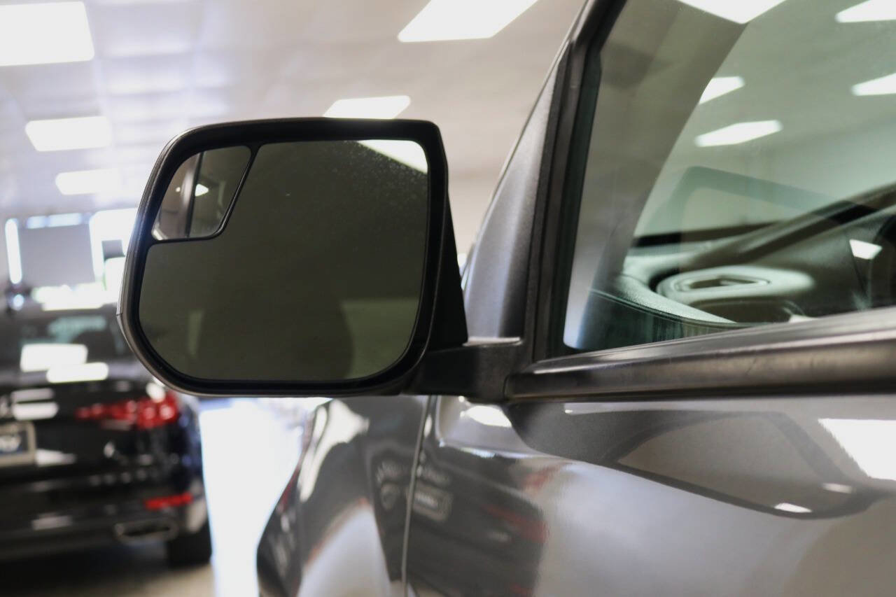 Used 2022 Chevrolet Colorado LT w/ Fleet Safety Package image 87