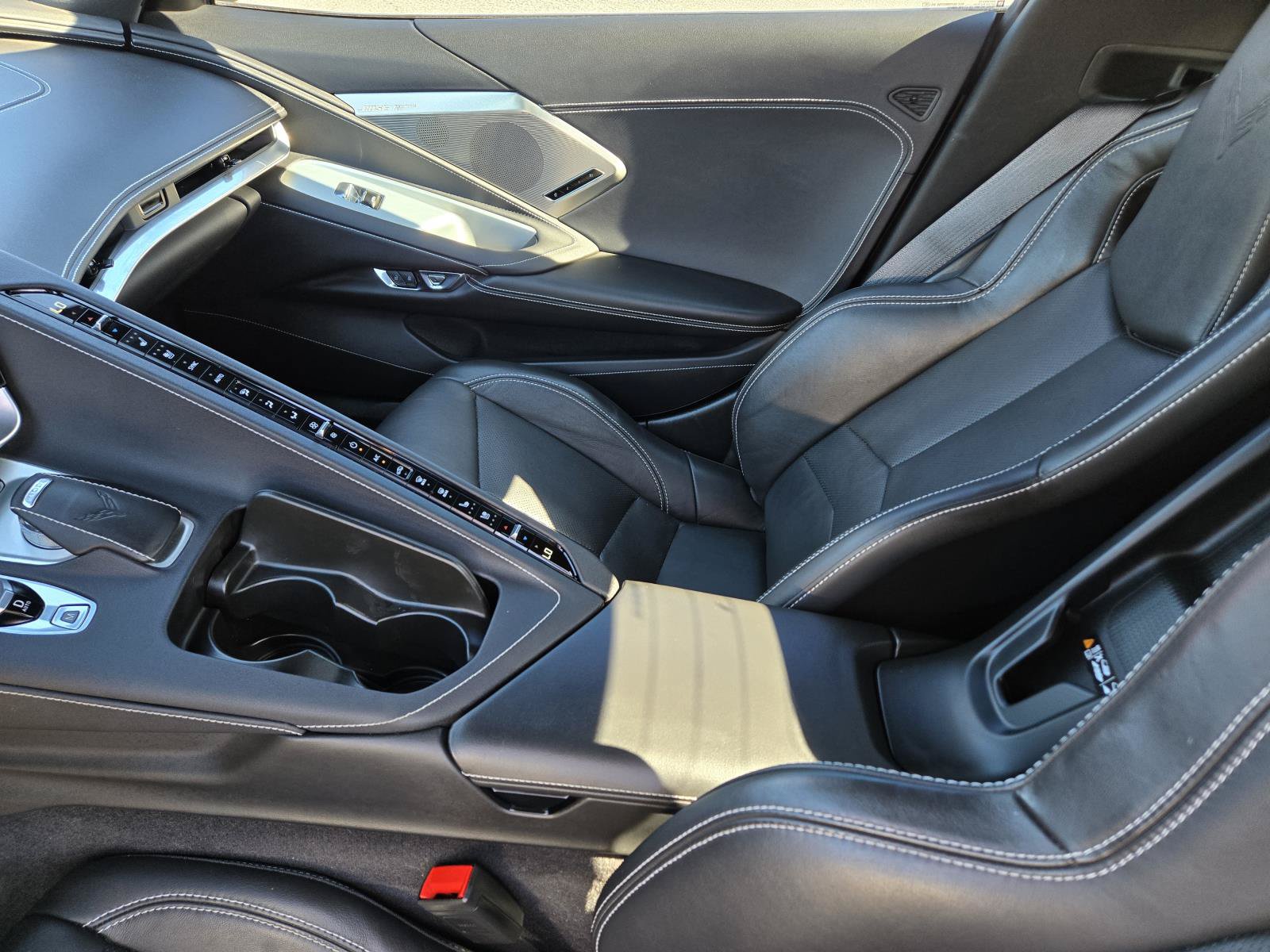 Used 2024 Chevrolet Corvette Stingray Preferred Conv w/ Z51 Performance Package RWD image 17