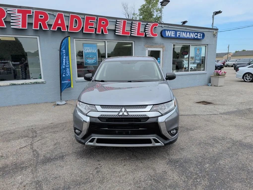 Used 2019 Mitsubishi Outlander ES FWD image 2