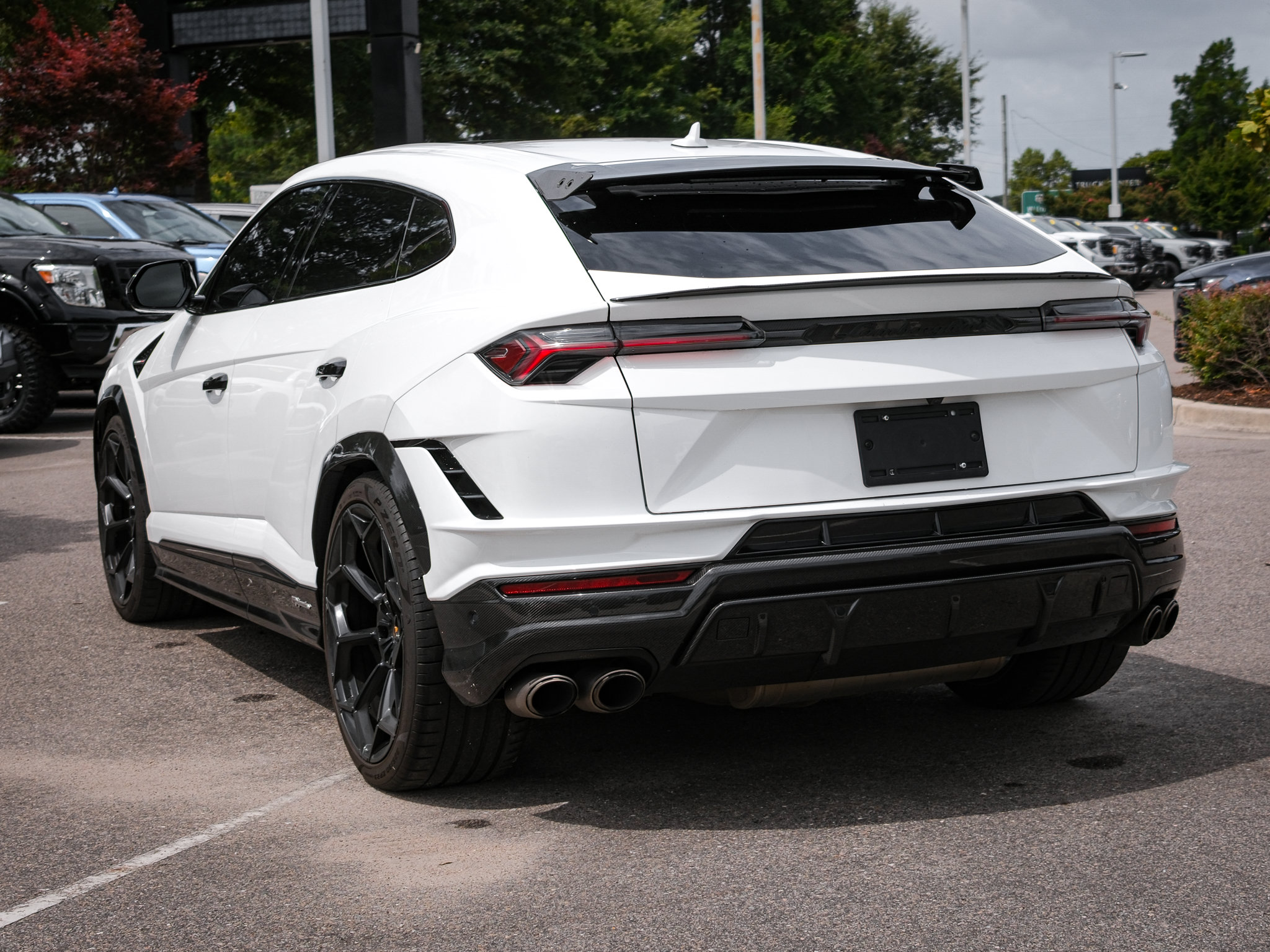 Used 2023 Lamborghini Urus Performante AWD/4WD image 9