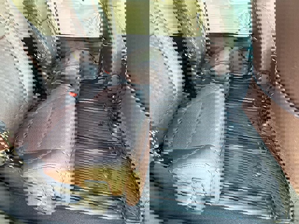 Used 2023 Toyota Sienna Platinum image 11