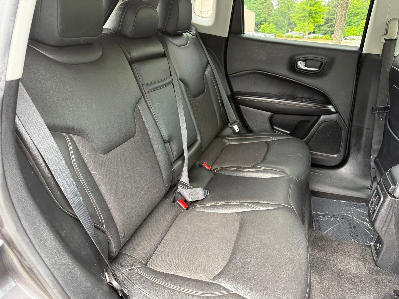 Used 2018 Jeep Compass Latitude FWD image 40