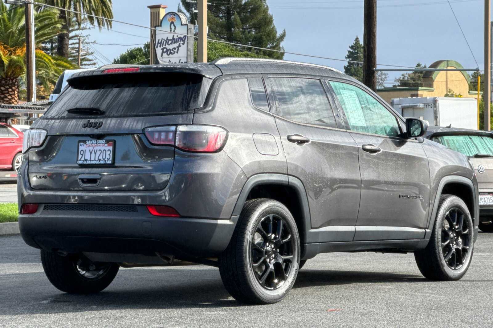 Used 2023 Jeep Compass Latitude w/ Sun and Sound Group AWD/4WD image 4