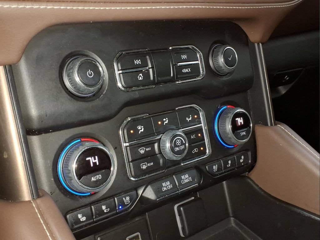 Used 2022 Chevrolet Suburban High Country w/ LPO, Illumination Package AWD/4WD image 10