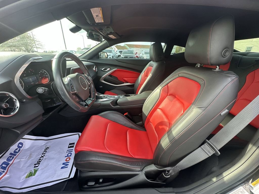 Used 2024 Chevrolet Camaro LT w/ Technology Package RWD image 11
