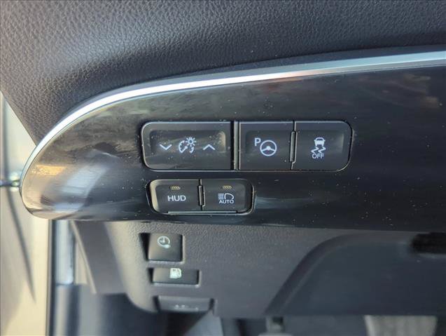 Certified 2020 Toyota Prius Prime Limited FWD image 11