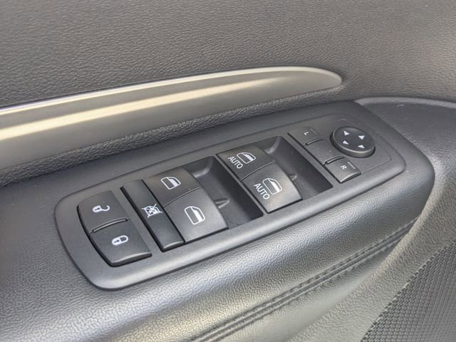 Used 2019 Dodge Durango SXT w/ 3rd Row Seating Group image 10