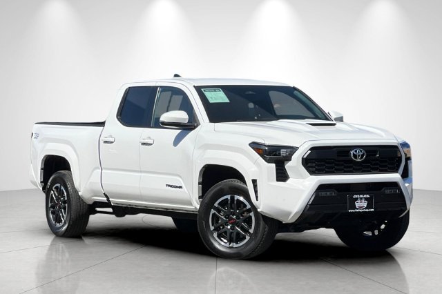 Used 2024 Toyota Tacoma TRD Sport w/ TRD Sport Upgrade Package AWD/4WD image 1