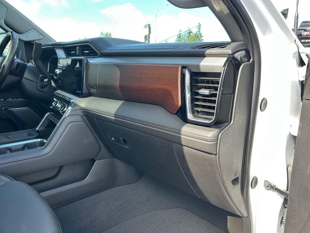 Used 2024 GMC Sierra 3500 Denali w/ Denali Reserve Package AWD/4WD image 26
