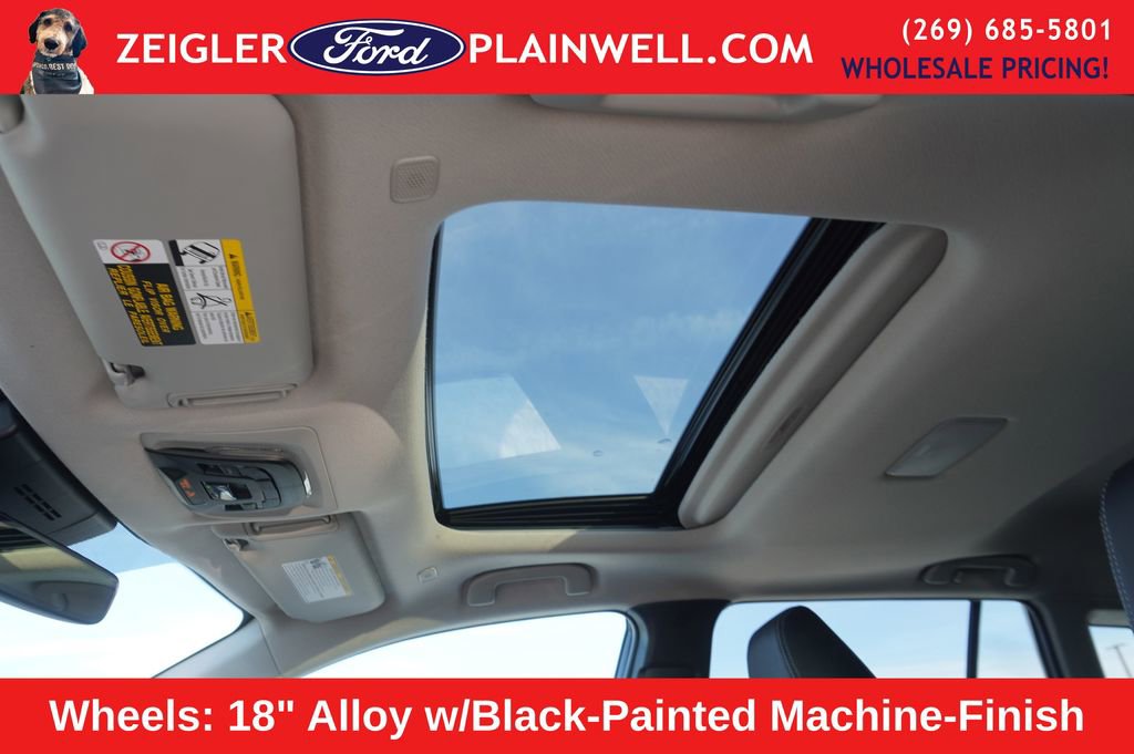 Used 2023 Toyota Corolla Cross XLE w/ Convenience Package image 14